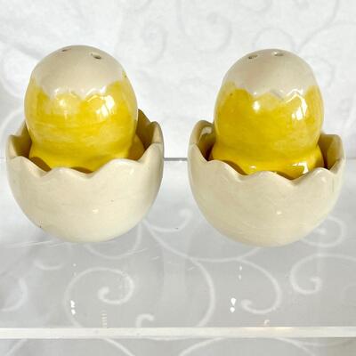 Vintage Hatching Chick S&P
