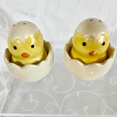 Vintage Hatching Chick S&P