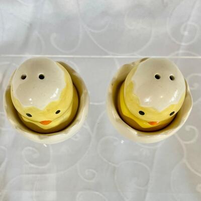 Vintage Hatching Chick S&P