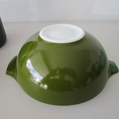 #26 Vintage Pyrex bowl