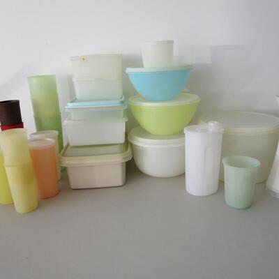 #29 Large lot of misc Tupperware