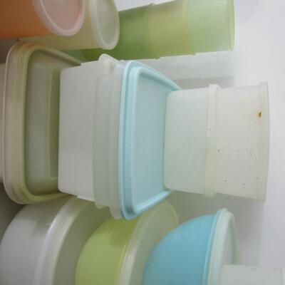 #29 Large lot of misc Tupperware