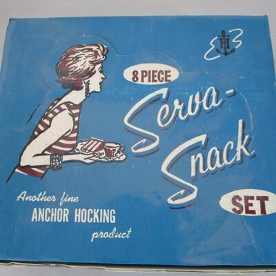 #43 New Anchor Hocking Serva-Snack Set
