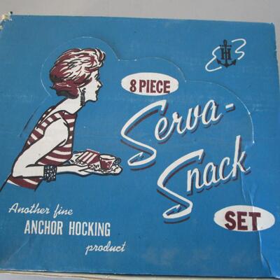 #56  New Anchor Hocking Serva-Snack Set