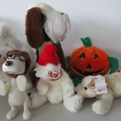 #58 Bears, Snoopy, and other dogs