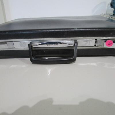 #70 Samsonite Briefcase, black