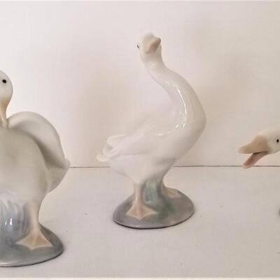 Lot #100  Set of Three LLADRO Geese