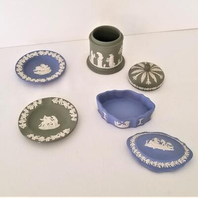 Lot #112  Lot of Four Wedgwood Pieces - 2 blue/2 green