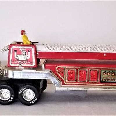 Lot #142  TONKA Light and Sound hook and ladder fire engine