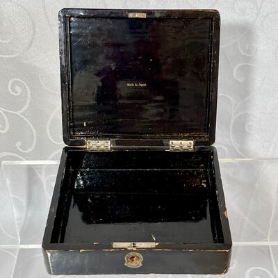 Antique Lacquered Box with Cockatiel