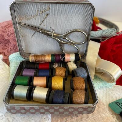 Vintage Sewing Lot 5 - Notions