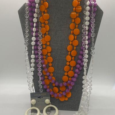 LOT 6: Mixed lot of Vibrant Colored Beads