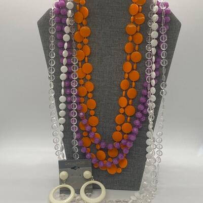 LOT 6: Mixed lot of Vibrant Colored Beads