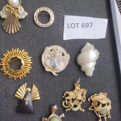Brooches/Lapel Pins
