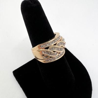 10K YG ~ Ladies Diamond Cocktail Ring ~ Size 8