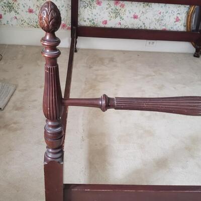Vintage Mahogany Pineapple Finial Double or Full size four poster bed antique