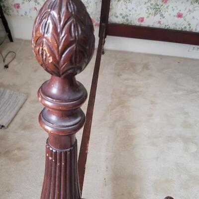 Vintage Mahogany Pineapple Finial Double or Full size four poster bed antique