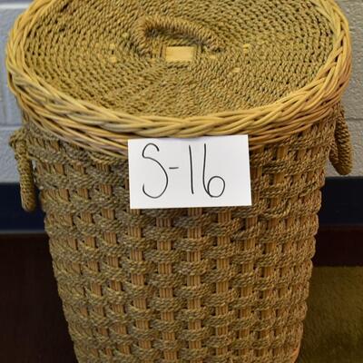 Nice Wicker Basket/Hamper