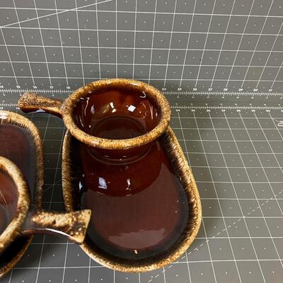 HULL Oven Proof Mirror Brown Soup Cup and Saucers (2) 