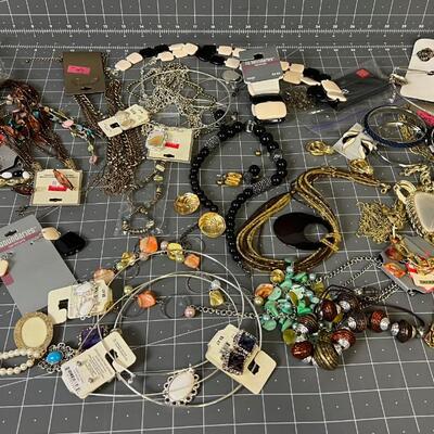 Costume Jewelry: Necklace, Earring, Bracelets  