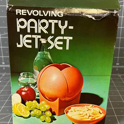 Revolving Party Jet-Set | EstateSales.org