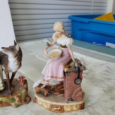 Vintage Miniature figurines Fairytales?