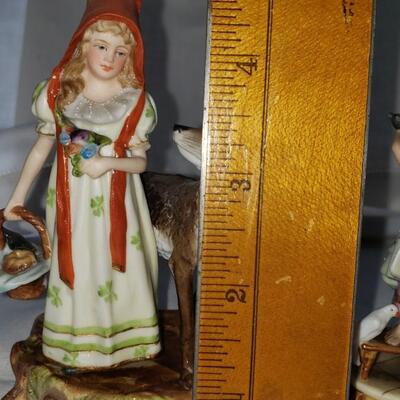 Vintage Miniature figurines Fairytales?