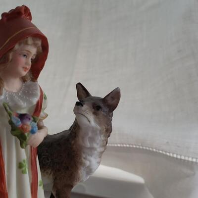 Vintage Miniature figurines Fairytales?