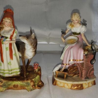 Vintage Miniature figurines Fairytales?