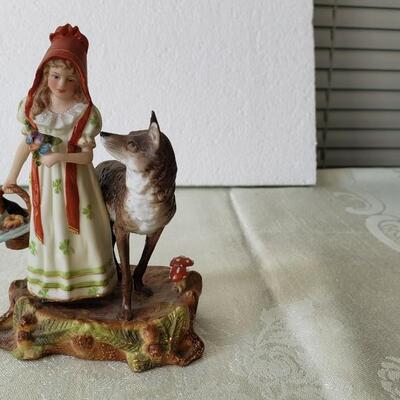 Vintage Miniature figurines Fairytales?