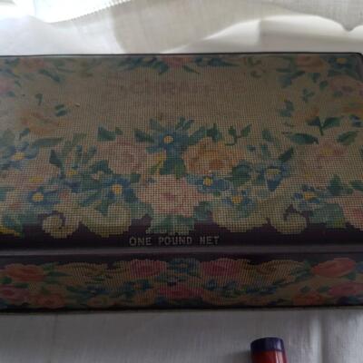 Small sewing box