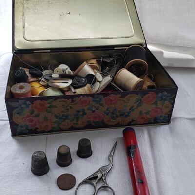 Small sewing box