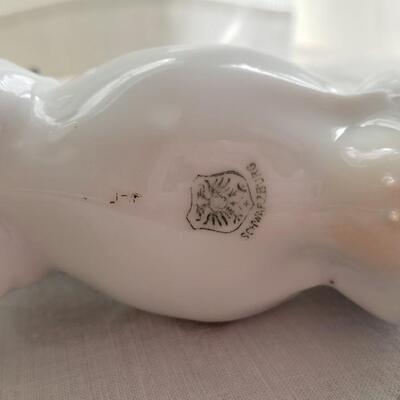 2 vintage Cow creamers.