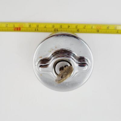 LOCKING W/ KEY GAS TANK LID