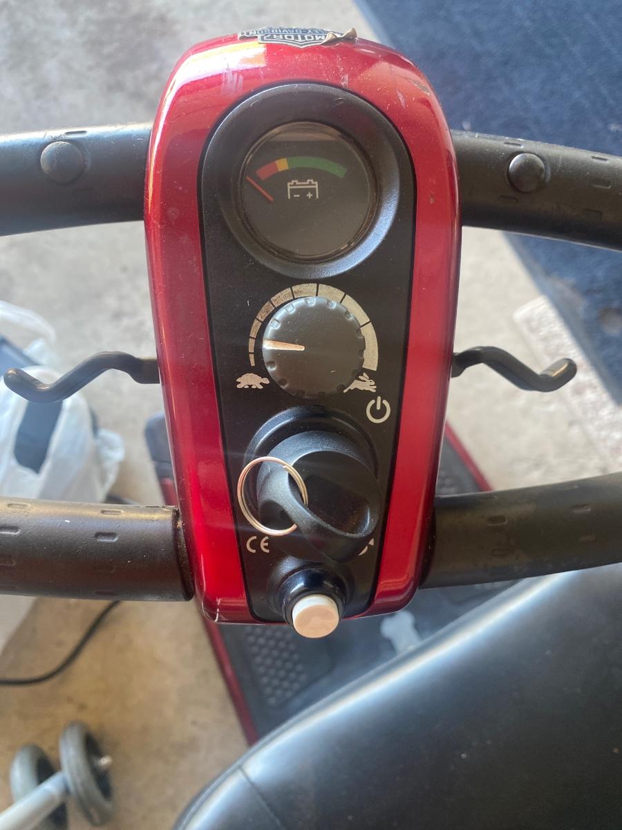 G14 GoGo elite traveler plus, works well with charger and accessories