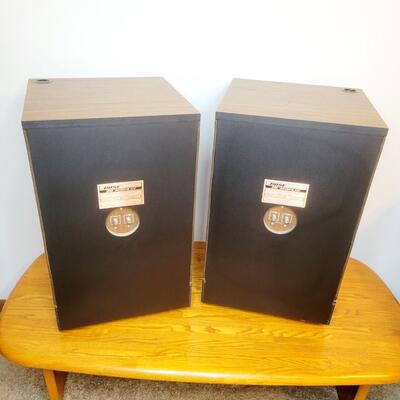 AMAZING BOSE 501 SERIES III FLOOR SPEAKERS