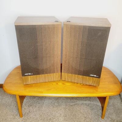 AMAZING BOSE 501 SERIES III FLOOR SPEAKERS