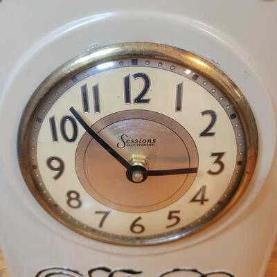 OLD MR BOSTON FINE LIQUOR METAL BOTTLE COLLECTORS CLOCK