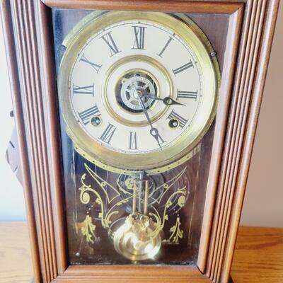 ANTIQUE ORNATE INGRAM MANTLE CLOCK