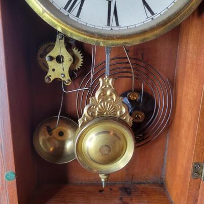 ANTIQUE ORNATE NEW HAVEN MANTLE CLOCK