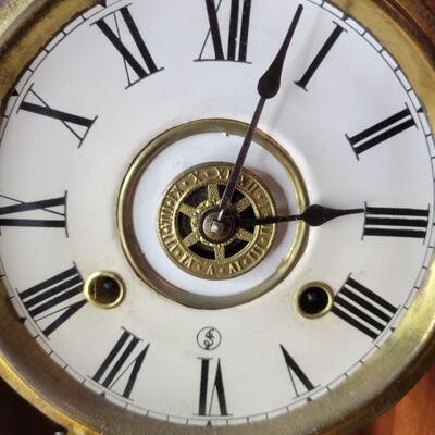 ANTIQUE ORNATE NEW HAVEN MANTLE CLOCK