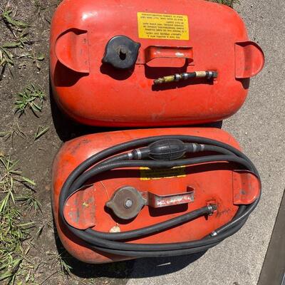 SH5 2 boat gas cans