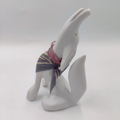 SOUTHWESTERN HOWLING CERAMIC COYOTE DECOR