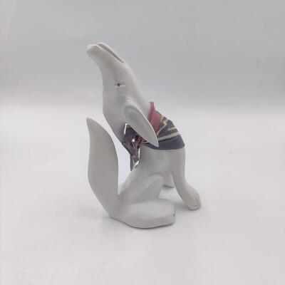 SOUTHWESTERN HOWLING CERAMIC COYOTE DECOR