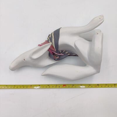 SOUTHWESTERN HOWLING CERAMIC COYOTE DECOR