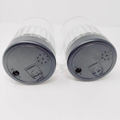 PAIR OF LIGHTED GLASS BEER MUGS