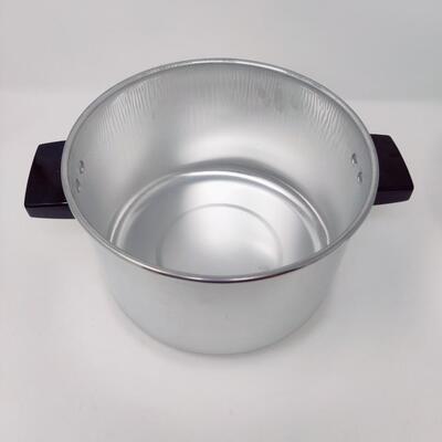 VINTAGE ALUMINUM STEAMER POT