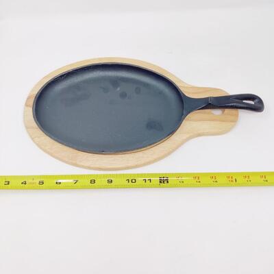 CAST IRON FAJITA SKILLET W/ WOOD BASE