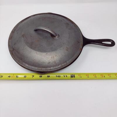 LODGE CAST IRON SKILLET 8SK MADE IN USA D2 W/ LID