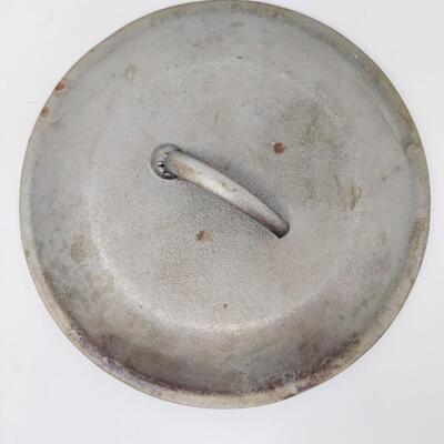 LODGE CAST IRON SKILLET 8SK MADE IN USA D2 W/ LID